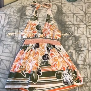 Ties around the neck